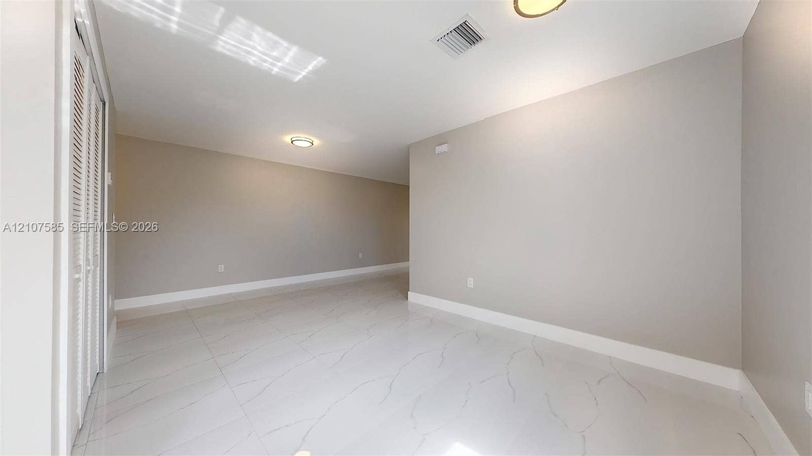 Entry/Living