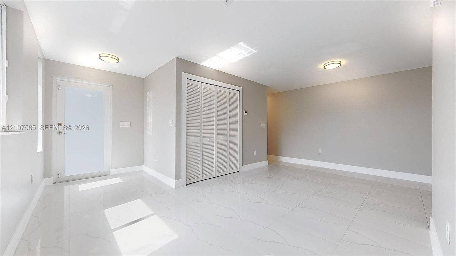 Entry/Living