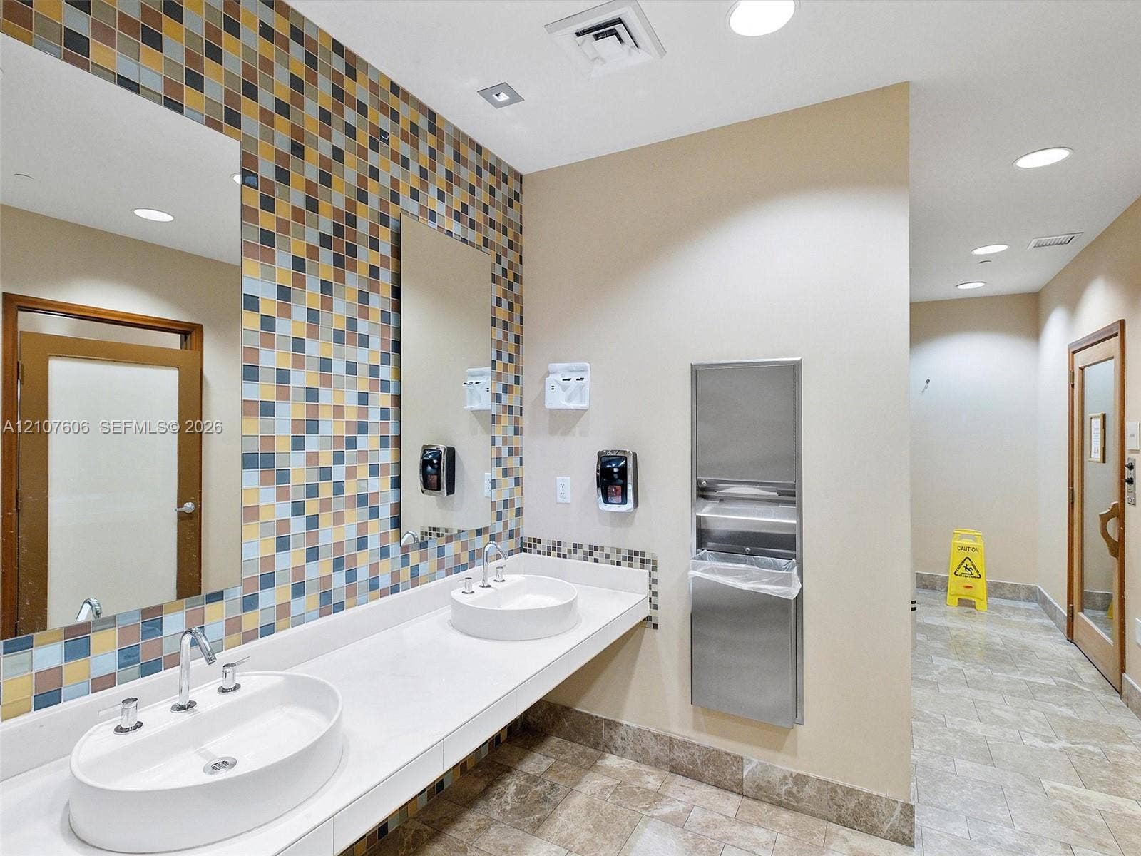 1060 Brickell Avenue, #2413, Miami, Miami, FL 33131 Photo 29