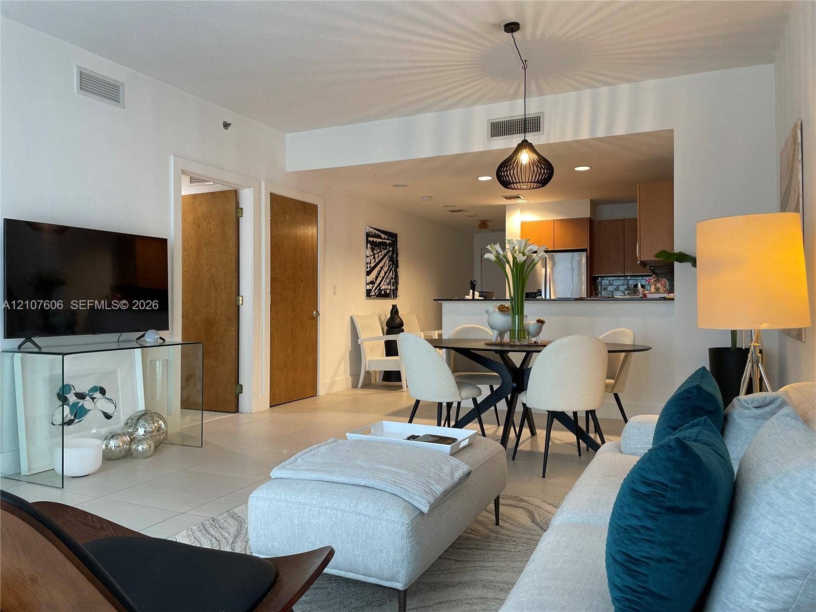 1060 Brickell Avenue, #2413, Miami, Miami, FL 33131 Photo 3