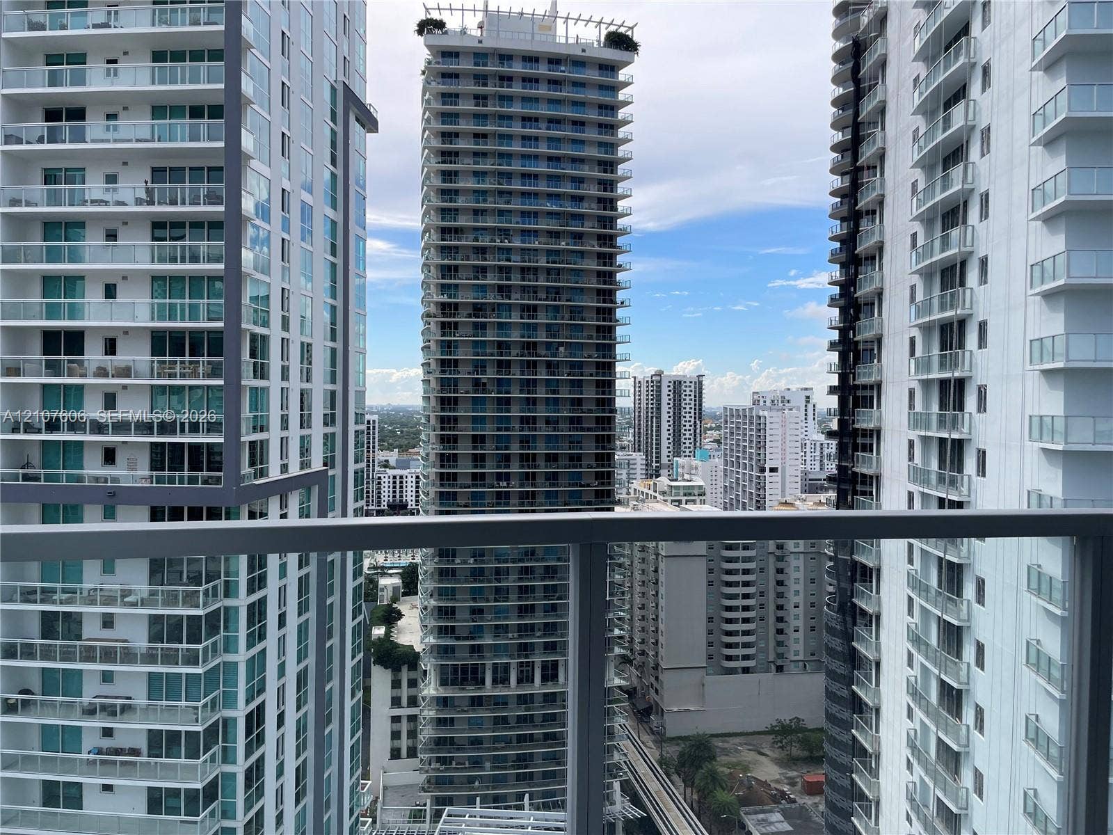 1060 Brickell Avenue, #2413, Miami, Miami, FL 33131 Photo 2