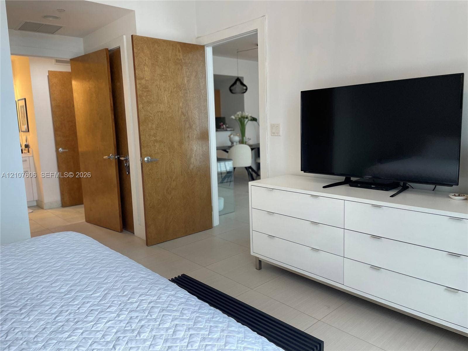 1060 Brickell Avenue, #2413, Miami, Miami, FL 33131 Photo 6