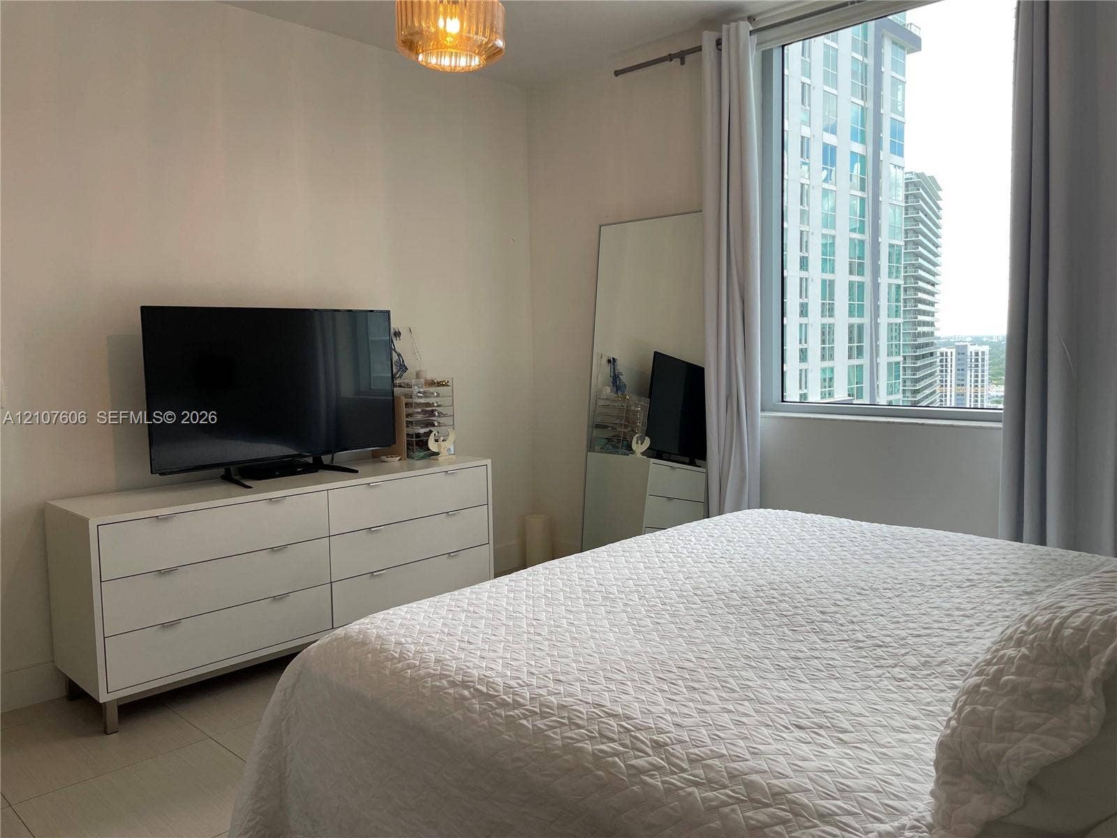 1060 Brickell Avenue, #2413, Miami, Miami, FL 33131 Photo 10