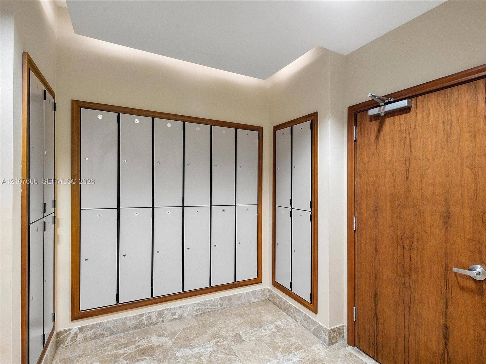 1060 Brickell Avenue, #2413, Miami, Miami, FL 33131 Photo 28