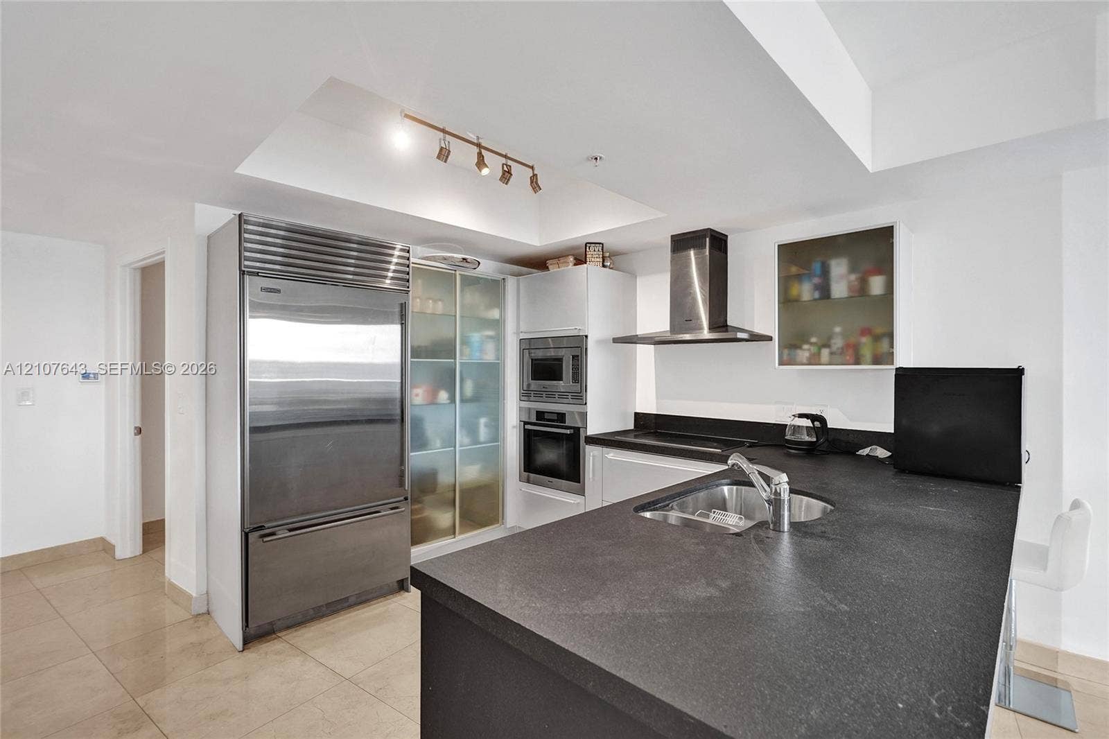 18201 Collins Avenue, #2007, Sunny Isles Beach, Sunny Isles Beach, FL 33160 Photo 15