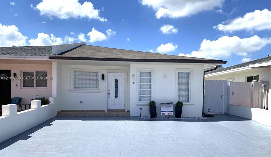Property photo for 958 W 39th Place, Hialeah, FL