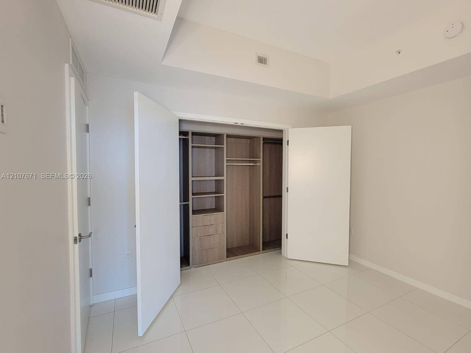 851 NE 1st Avenue, #4306, Miami, Miami, FL 33132 Photo 17