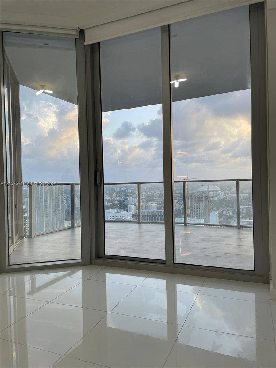 851 NE 1st Avenue, #4306, Miami, Miami, FL 33132 Photo 28