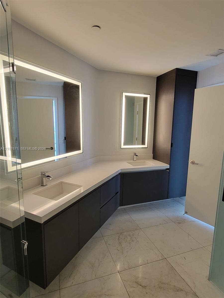 851 NE 1st Avenue, #4306, Miami, Miami, FL 33132 Photo 4