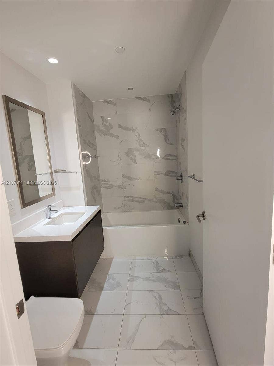 851 NE 1st Avenue, #4306, Miami, Miami, FL 33132 Photo 18