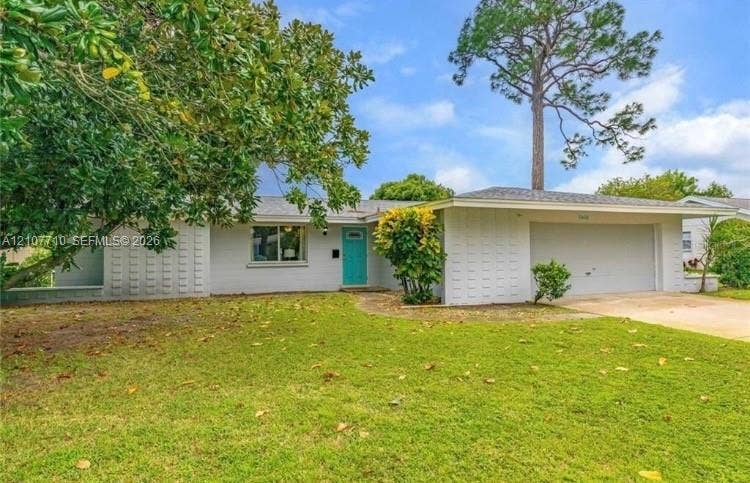 Property photo for Bradenton, FL