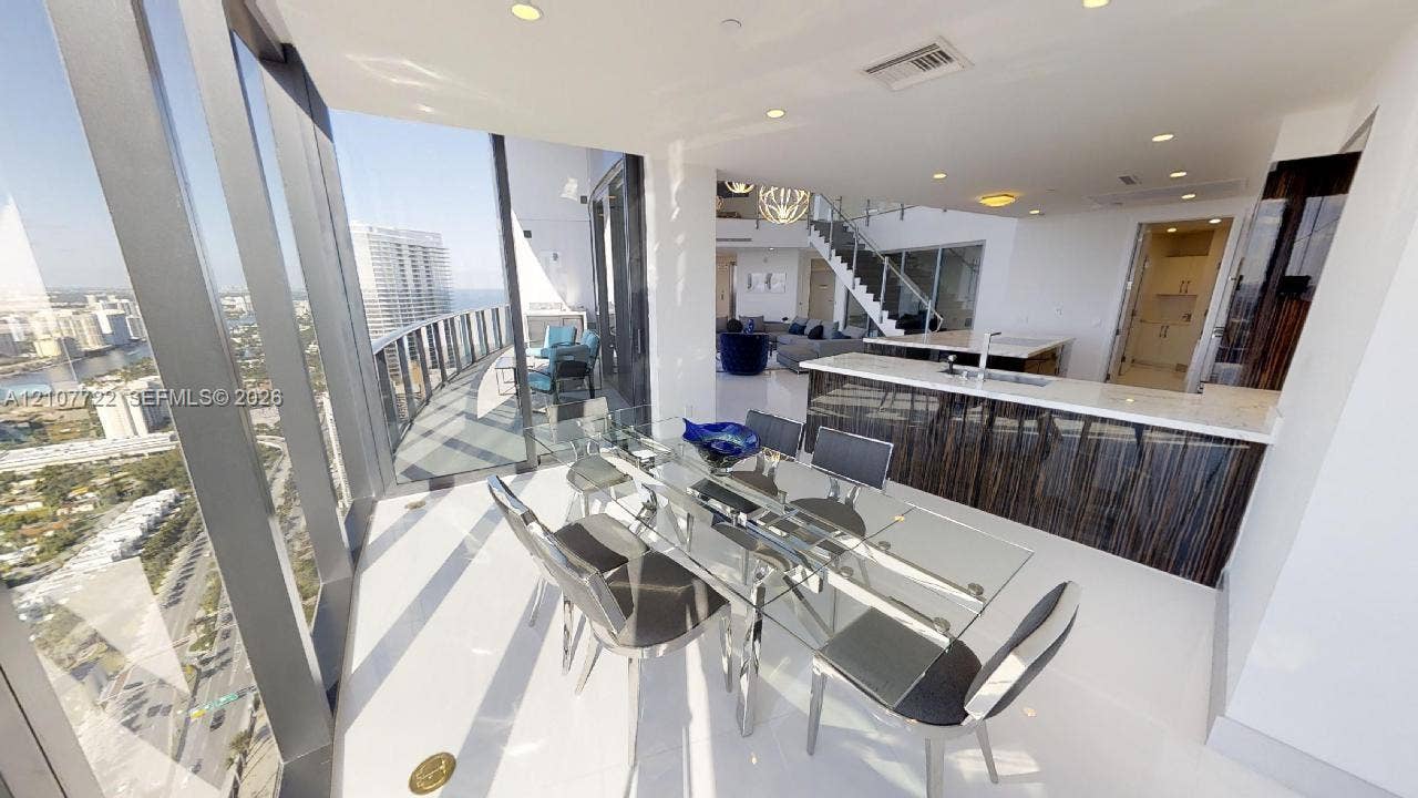 18555 Collins Avenue, #4604, Sunny Isles Beach, Sunny Isles Beach, FL 33160 Photo 34