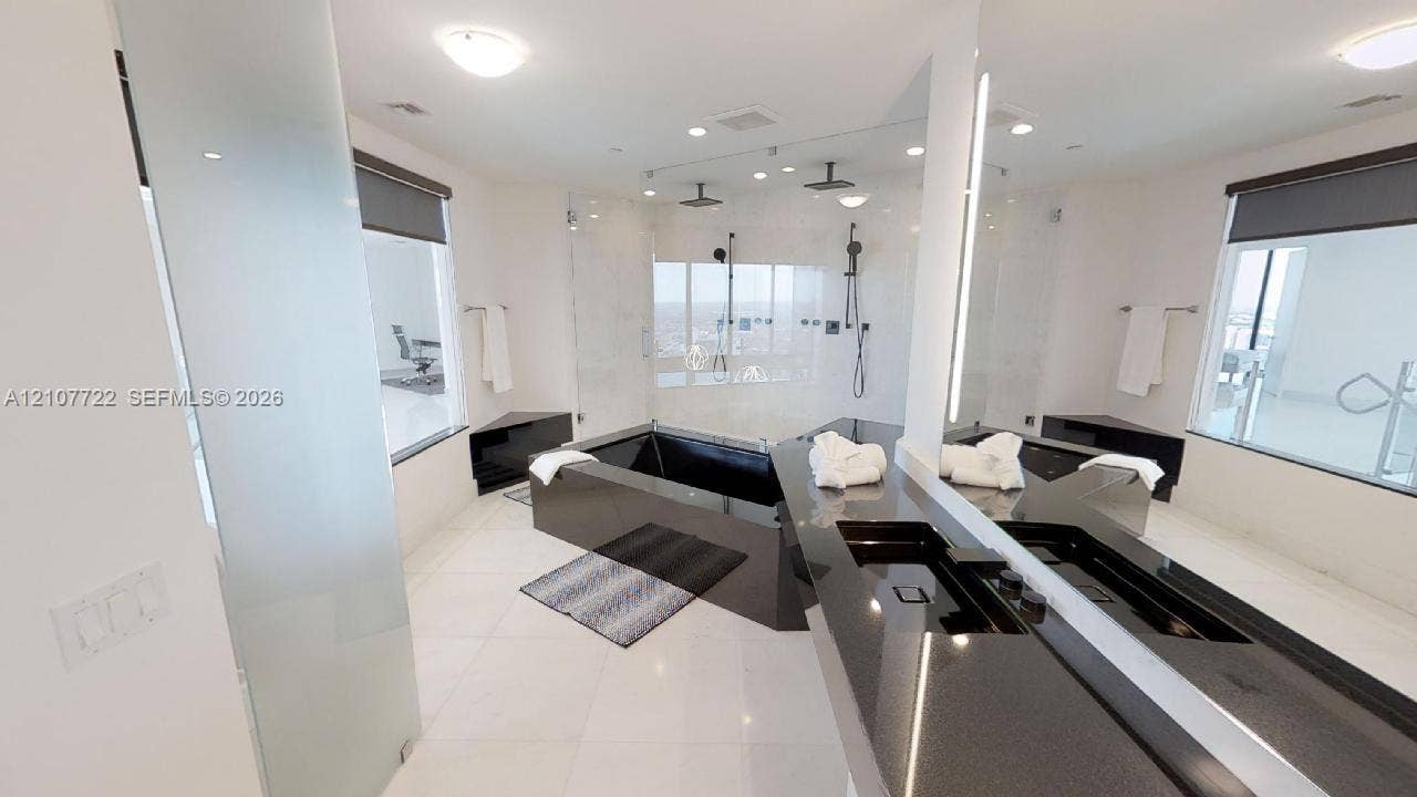 18555 Collins Avenue, #4604, Sunny Isles Beach, Sunny Isles Beach, FL 33160 Master bedroom bath