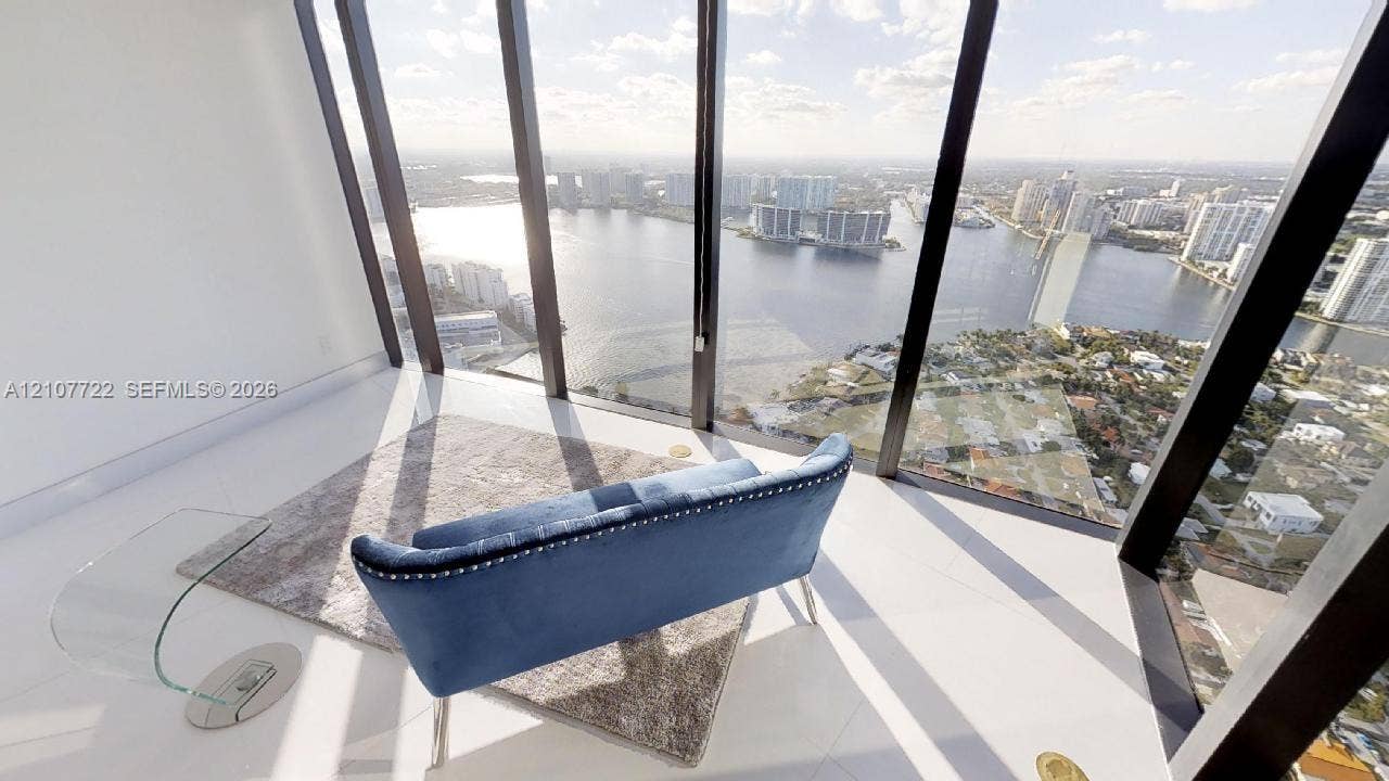18555 Collins Avenue, #4604, Sunny Isles Beach, Sunny Isles Beach, FL 33160 Master bedroom view