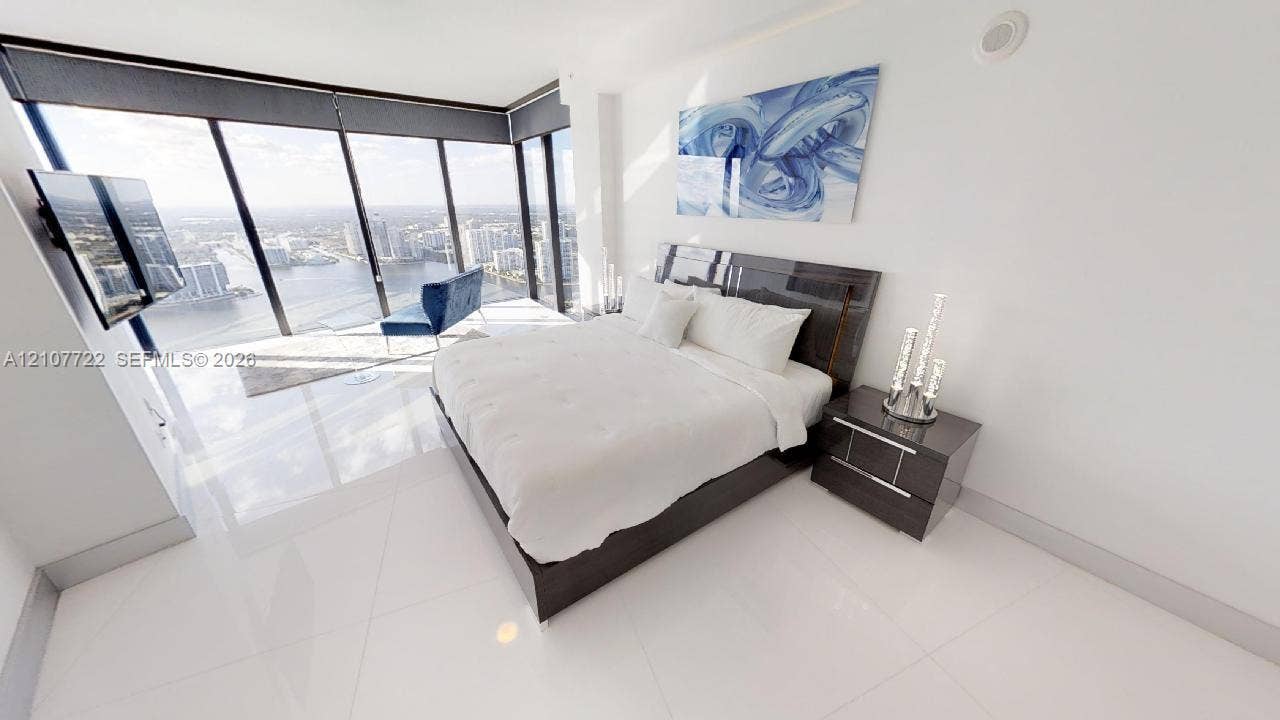 18555 Collins Avenue, #4604, Sunny Isles Beach, Sunny Isles Beach, FL 33160 Master bedroom