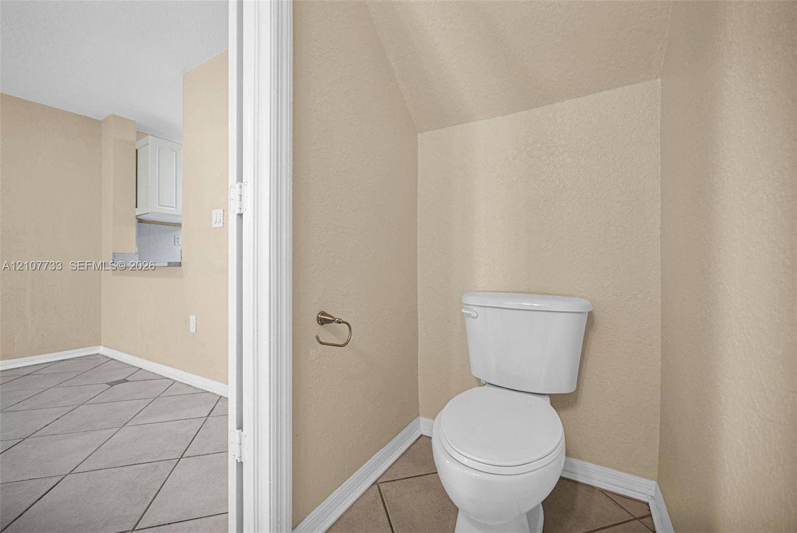 19606 SW 103rd Court, #4, Cutler Bay, FL 33157 Powder Room