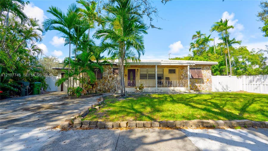 Property photo for 901 NE 8th Street, Hallandale Beach, FL