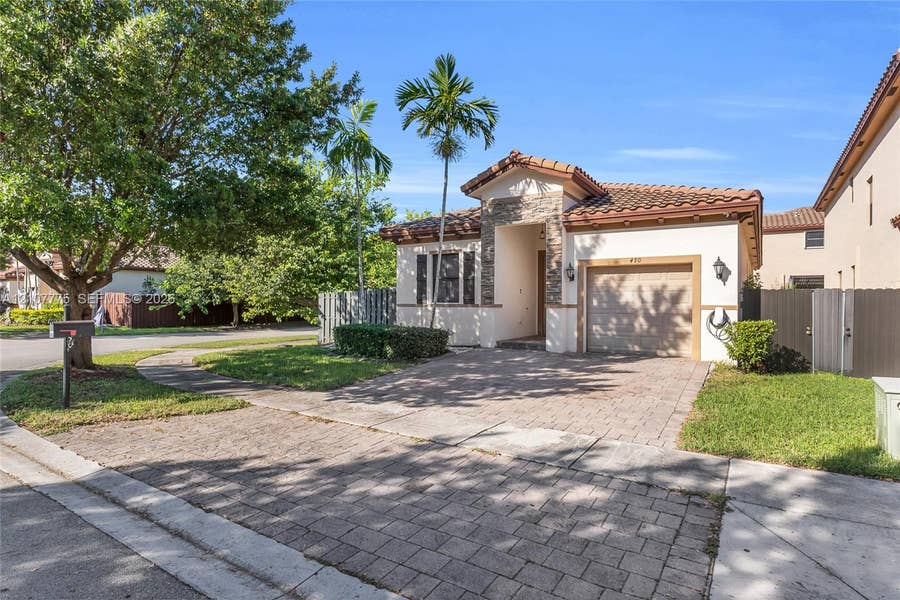 Property photo for 470 SE 34th Terrace, Homestead, FL