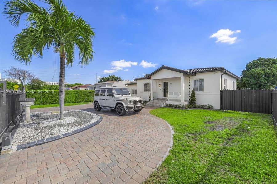 Property photo for 941 NW 40th Avenue, Miami, FL