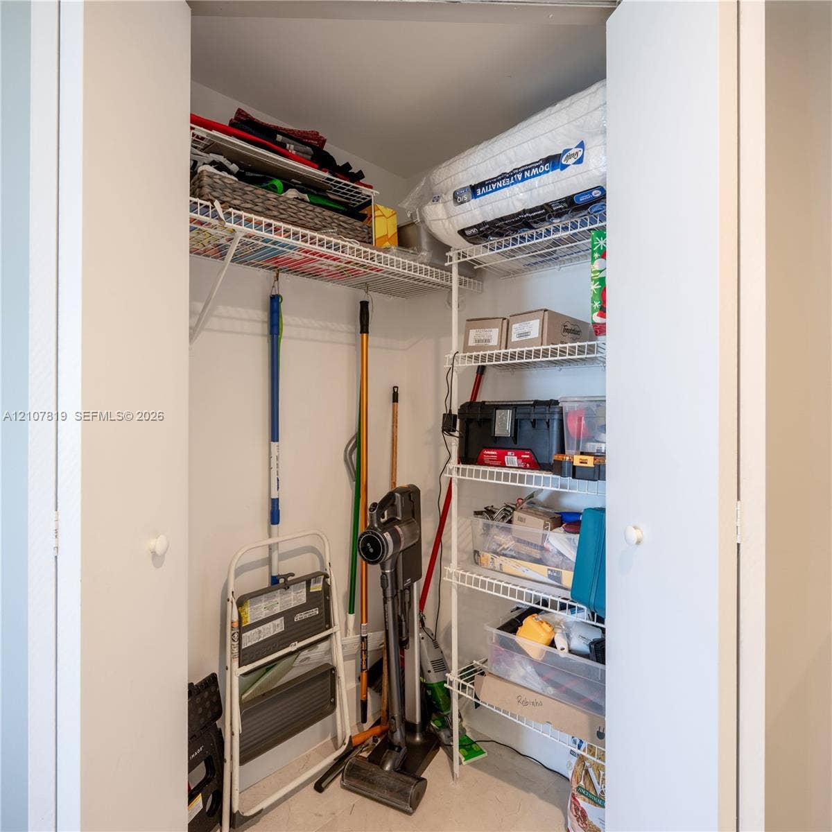 Extra storage space by the entrance