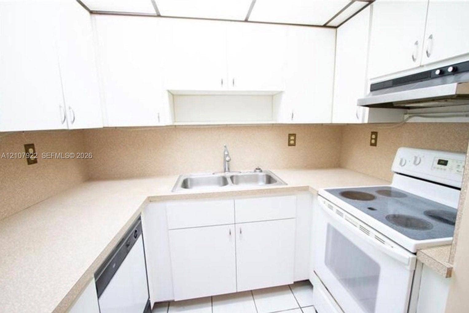 17878 N Bay Road, #206, Sunny Isles Beach, Sunny Isles Beach, FL 33160 Photo 2