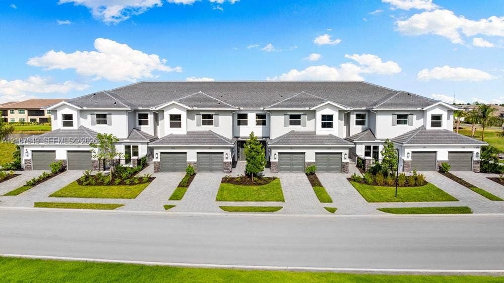 15352 Giardino Drive, #202, Naples, FL 34114 Bellisimo