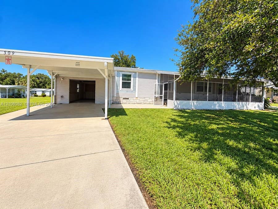 Property photo for 409 NE 10th Avenue, Okeechobee, FL