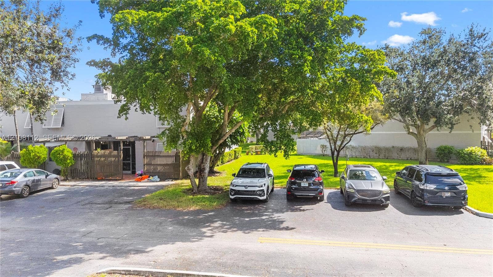 1431 NW 112th Terrace, Pembroke Pines, FL 33026 Photo 3