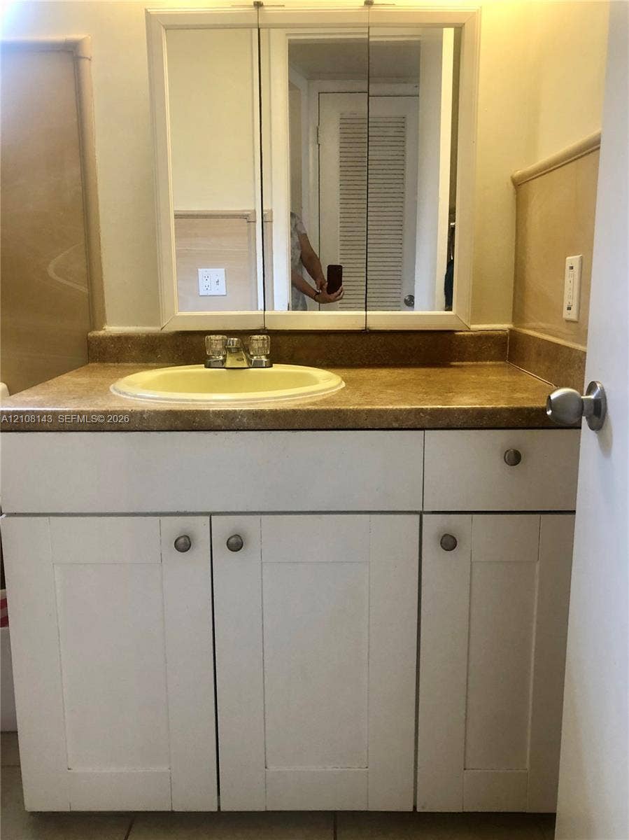 541 Blue Heron Drive, #220, Hallandale Beach, FL 33009 Photo 24