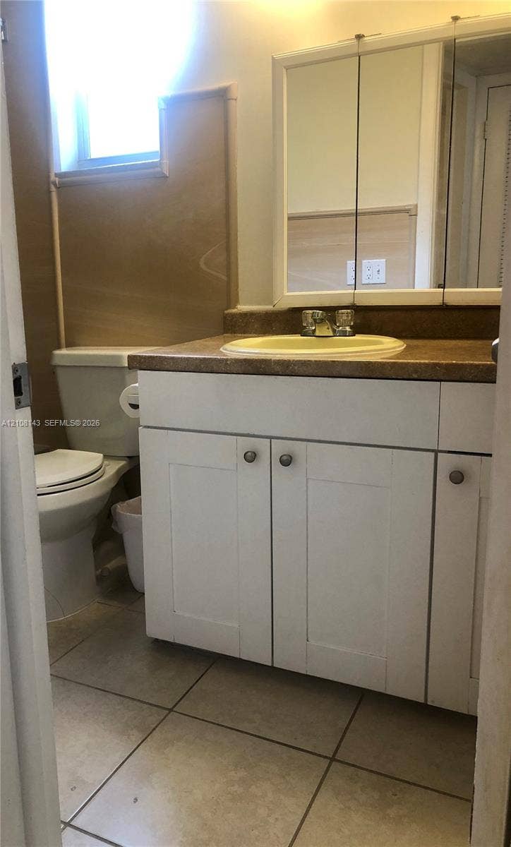 541 Blue Heron Drive, #220, Hallandale Beach, FL 33009 Photo 23