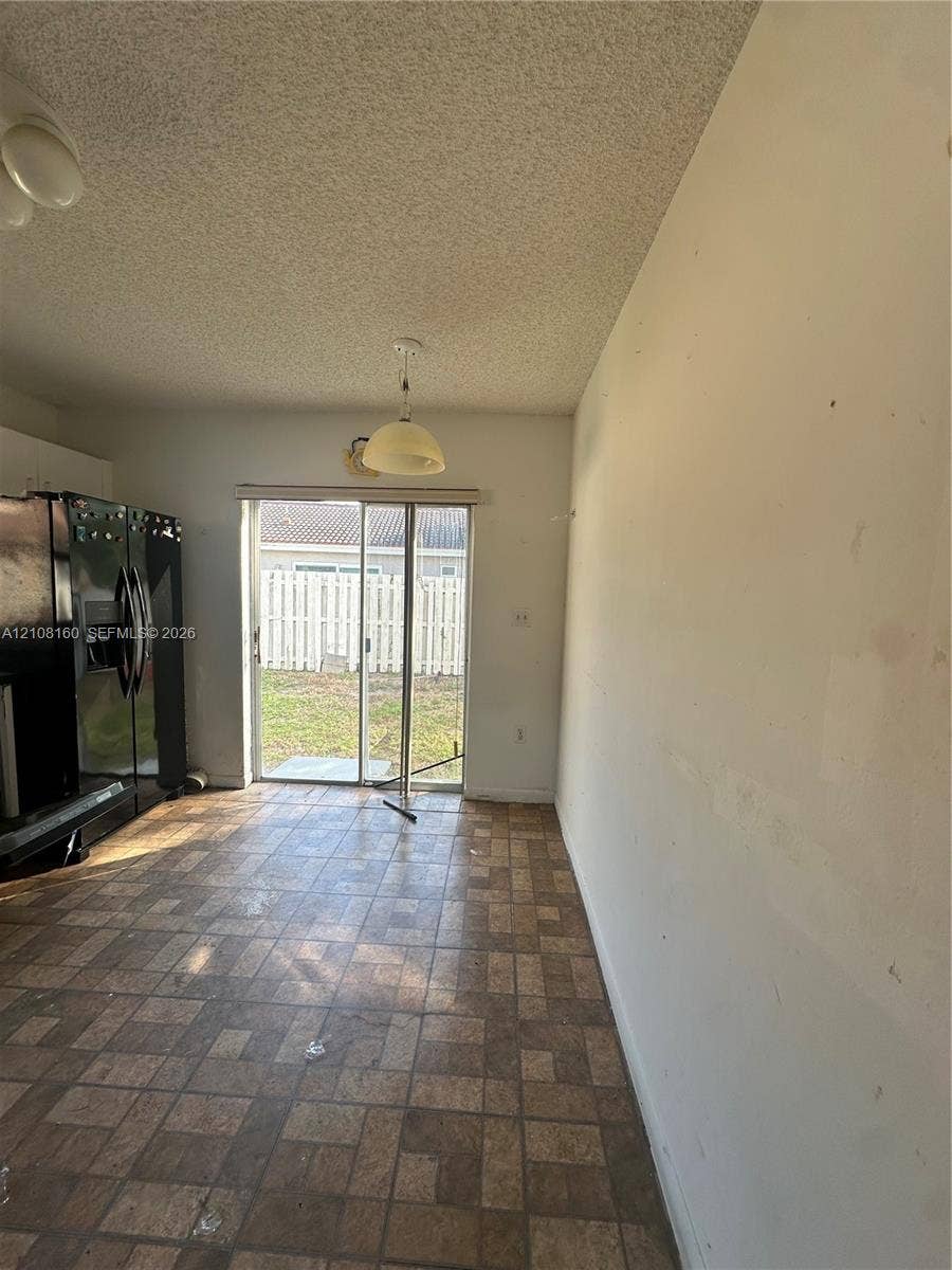 1262 NW 126th Avenue, Sunrise, FL 33323 Kitchen