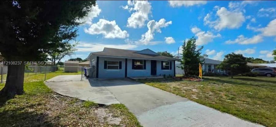 Property photo for 338 SW 8th Avenue SW, #., Vero Beach, FL