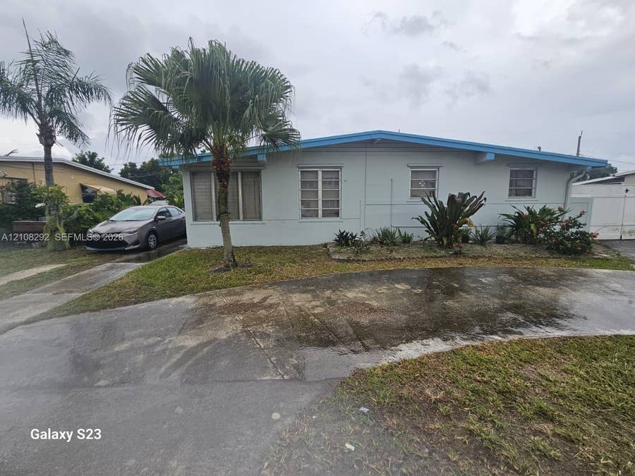 Property photo for 3556 N 10th Avenue N, Palm Springs, FL