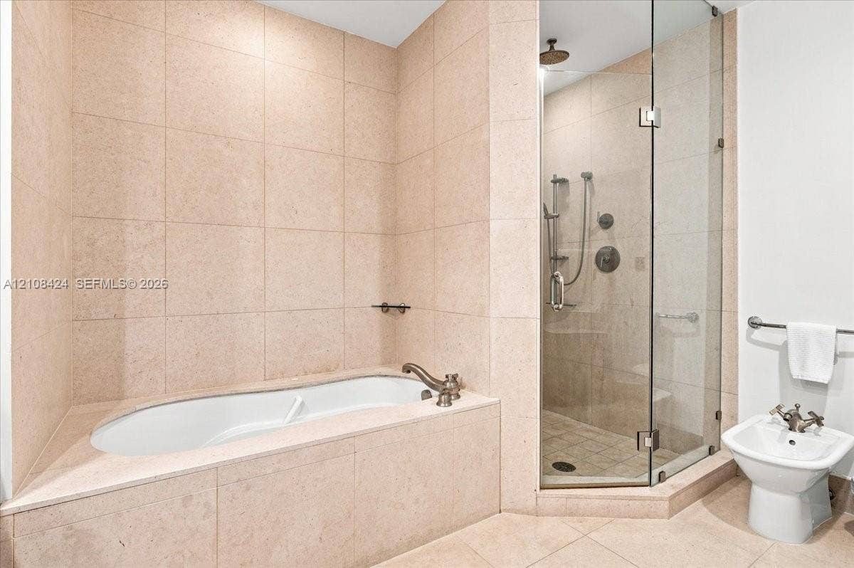 6799 Collins Avenue, #412, Miami Beach, FL 33141 Photo 22