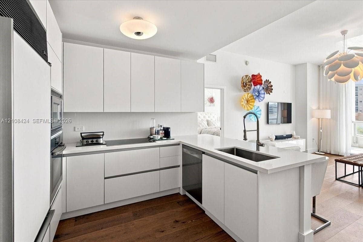 6799 Collins Avenue, #412, Miami Beach, FL 33141 Photo 11