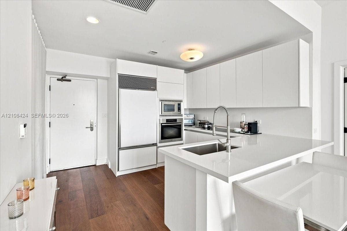 6799 Collins Avenue, #412, Miami Beach, FL 33141 Photo 12
