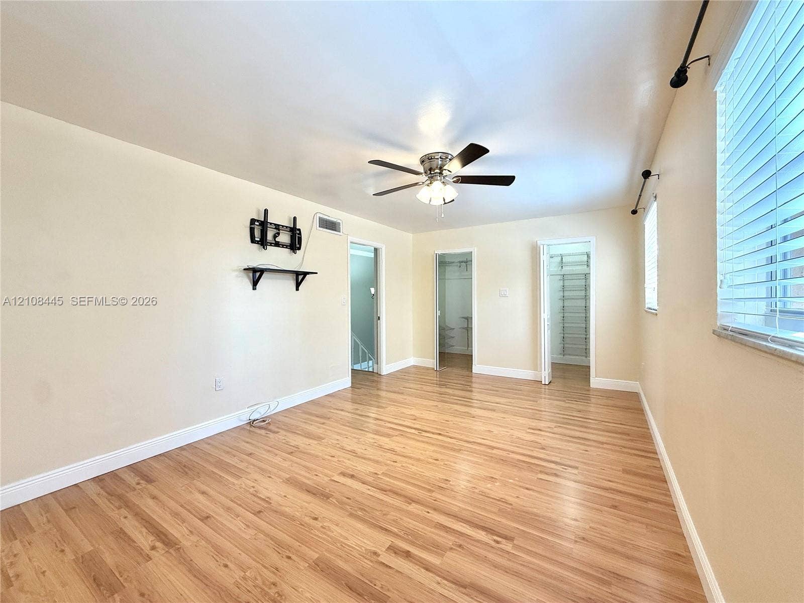 800 W 81st Place, Hialeah, Hialeah, FL 33014 Primary Bedroom with Dual closets with bifold doors
