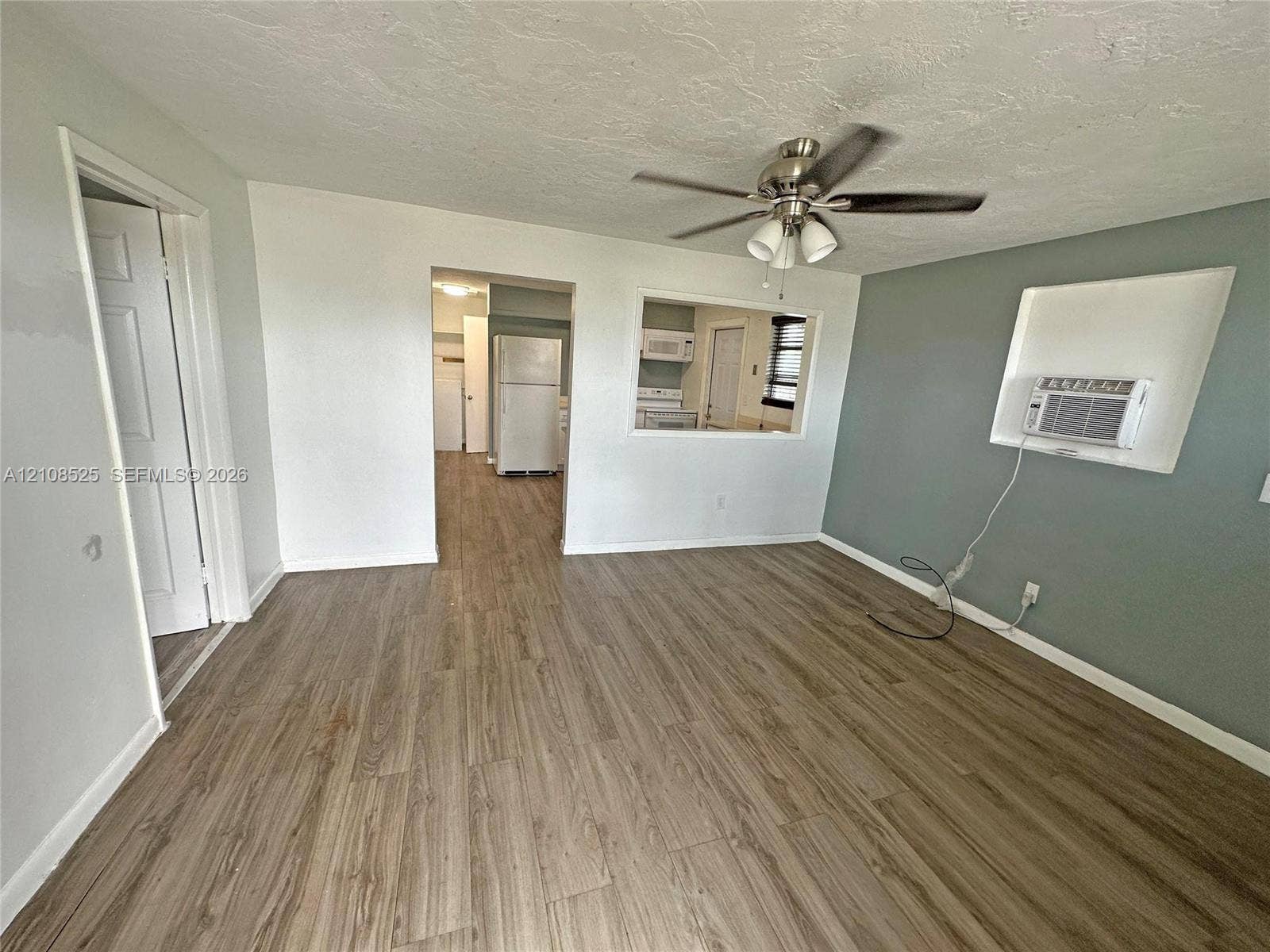 522 NW 11th Avenue, Boynton Beach, FL 33435 Unit A - Living Room