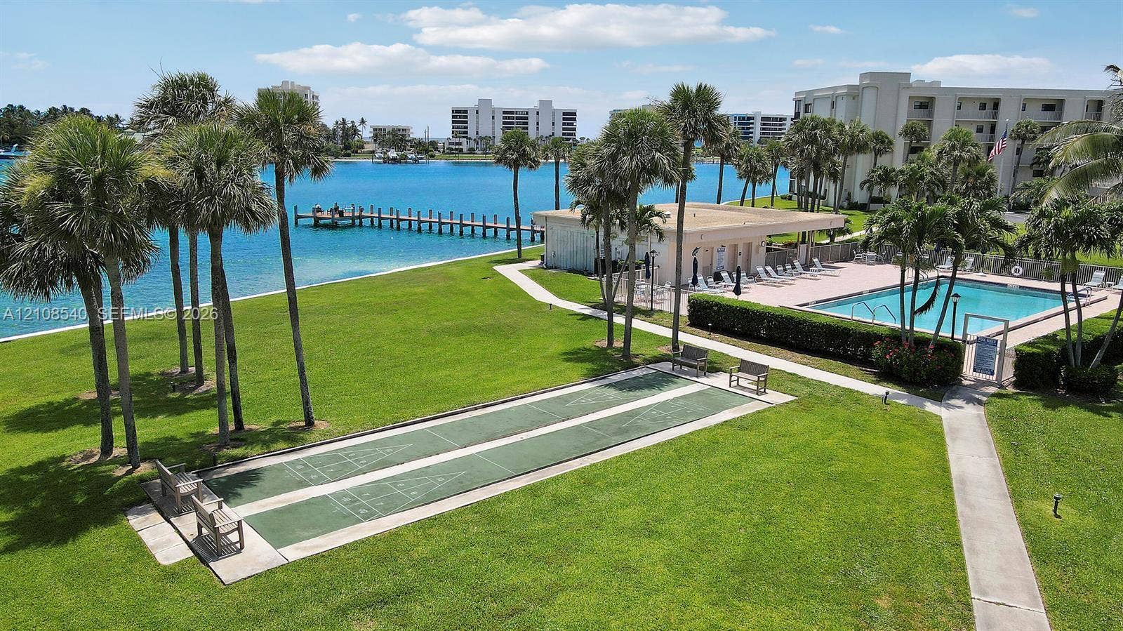 100 Intracoastal Place, #102, Jupiter, FL 33469 Grounds