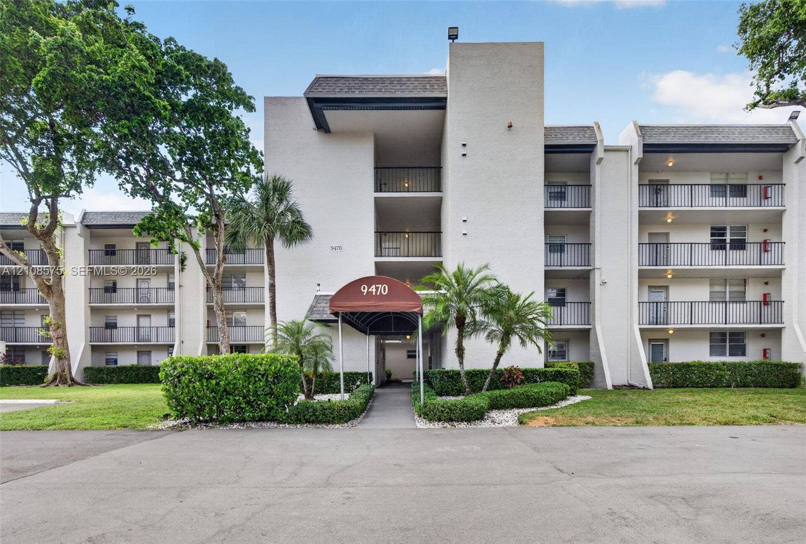 9470 Poinciana Place, #406, Davie, FL 33324 Photo 3