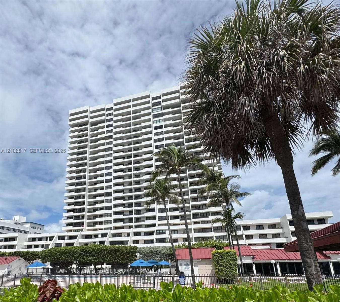 2555 Collins Avenue, #PH114, Miami Beach, FL 33140 Photo 14
