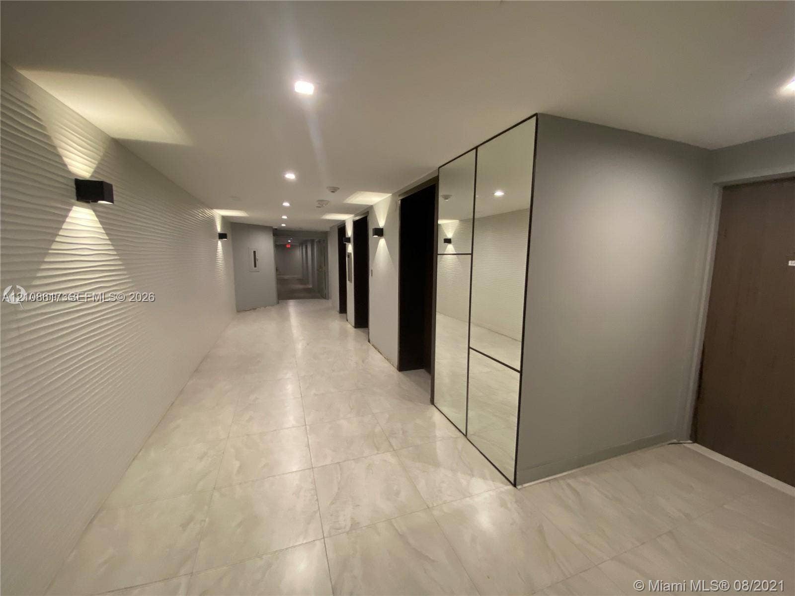 2555 Collins Avenue, #PH114, Miami Beach, FL 33140 Photo 16