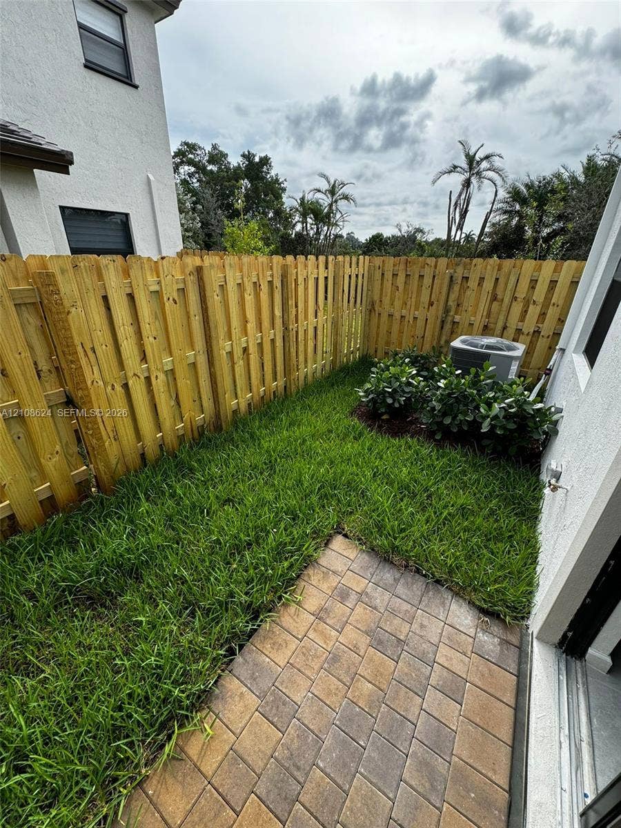 285 SW 159th Lane, Pembroke Pines, FL 33027 Photo 8