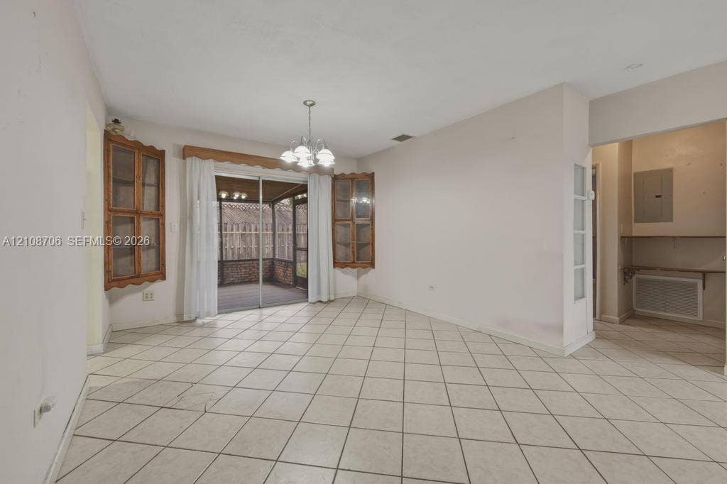 531 N 70th Way, Hollywood, FL 33024 Dining Room