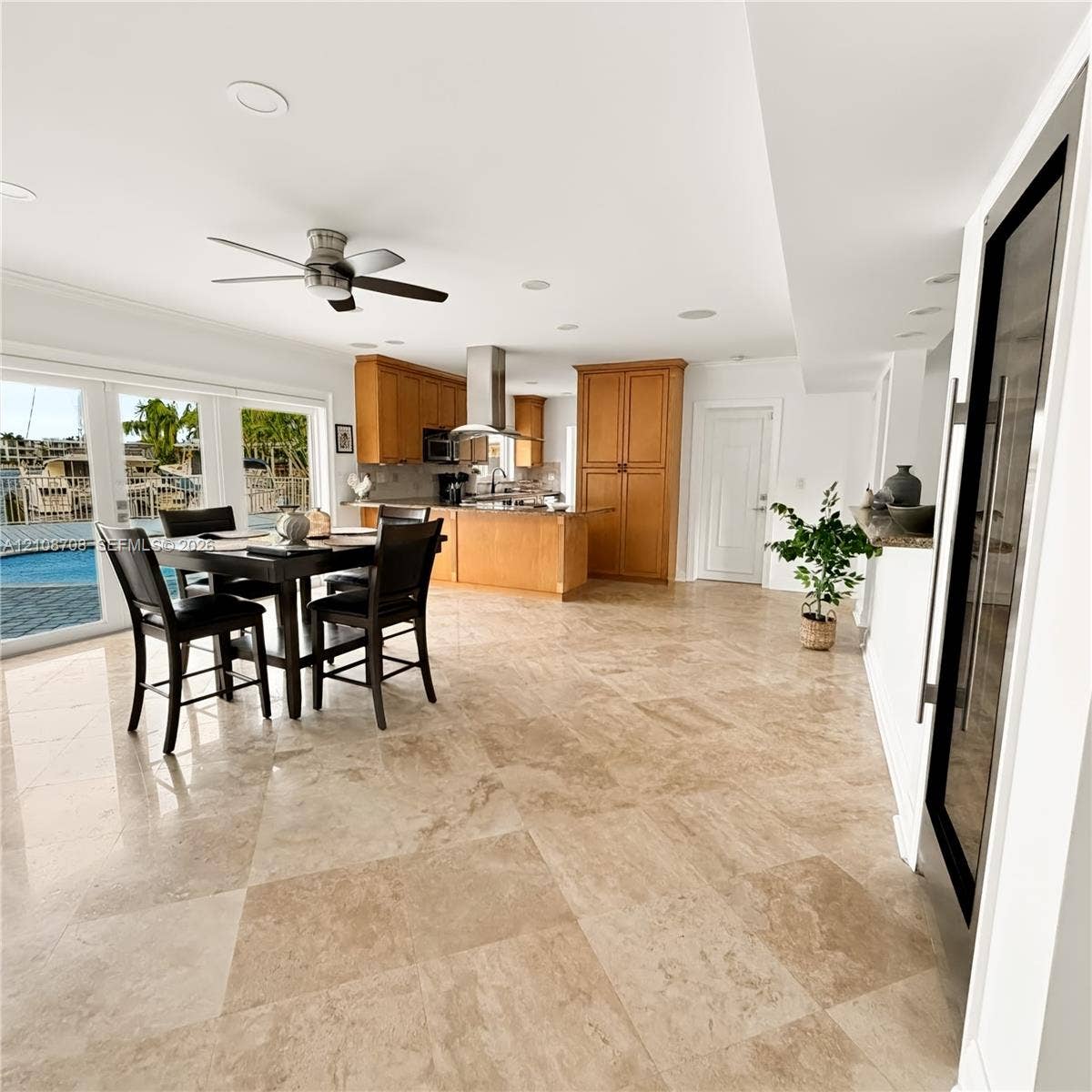 Open plan kitchen and dining area
