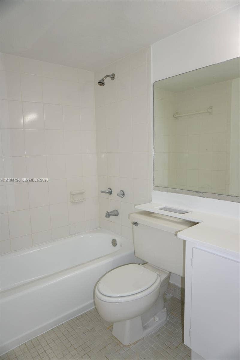 10282 NW 9th St Circle, #201, Miami, Miami, FL 33172 Photo 7