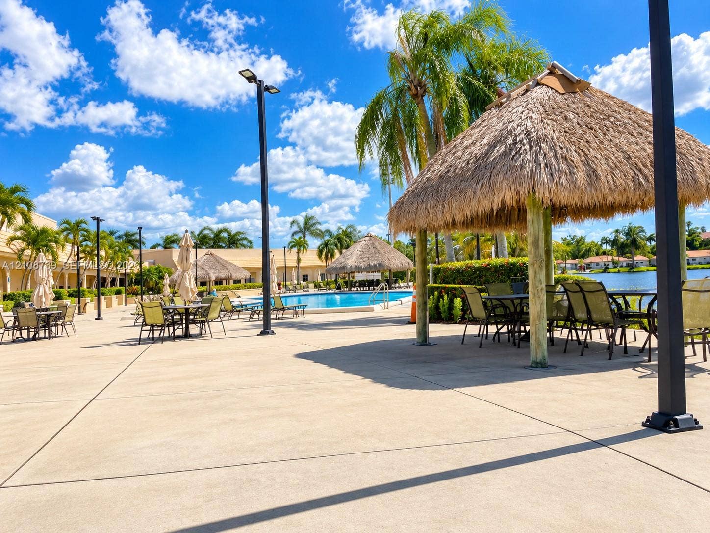 632 Village Lake Drive, Weston, FL 33326 Virtually Stage