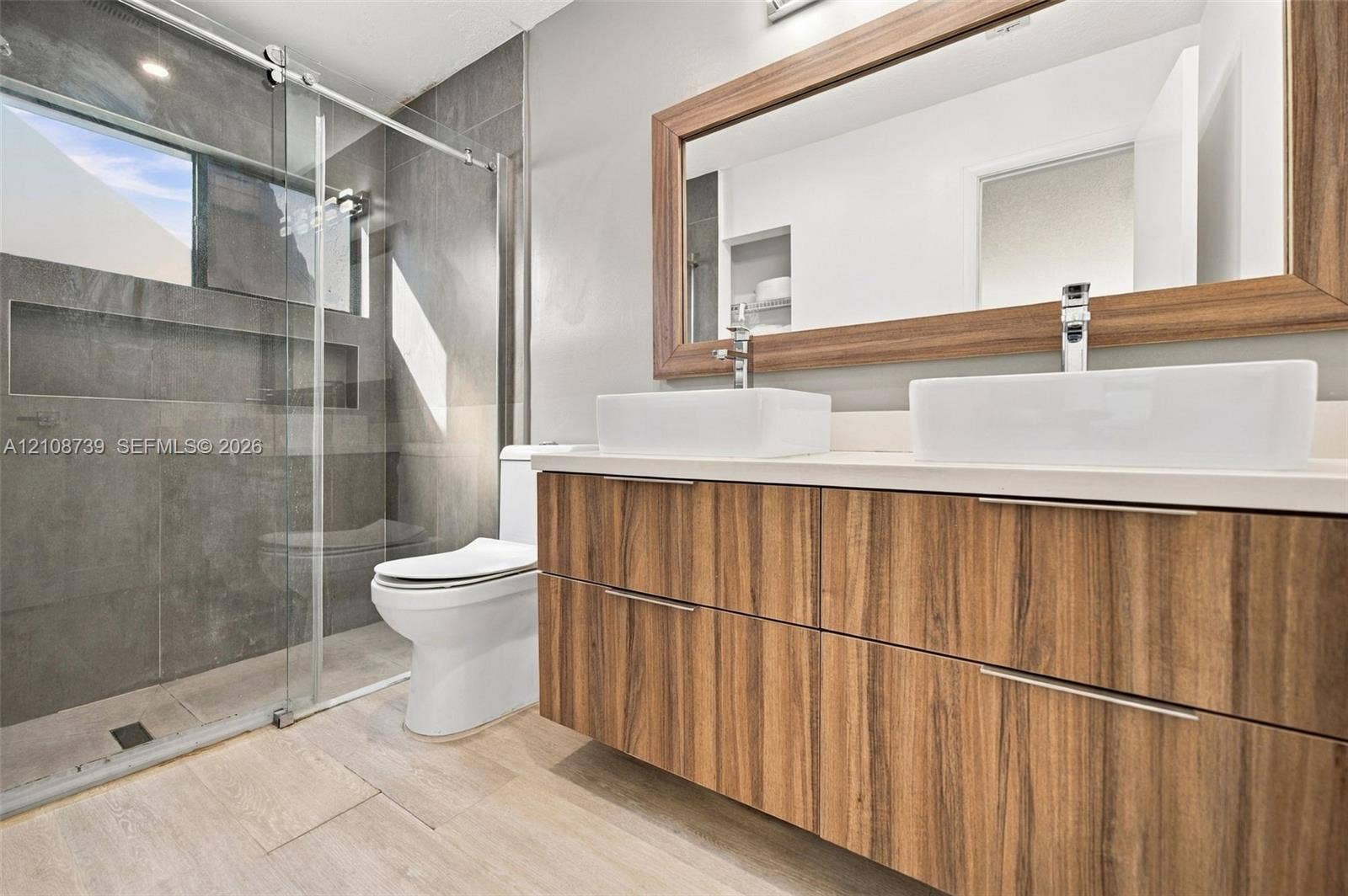 632 Village Lake Drive, Weston, FL 33326 Master Bathroom