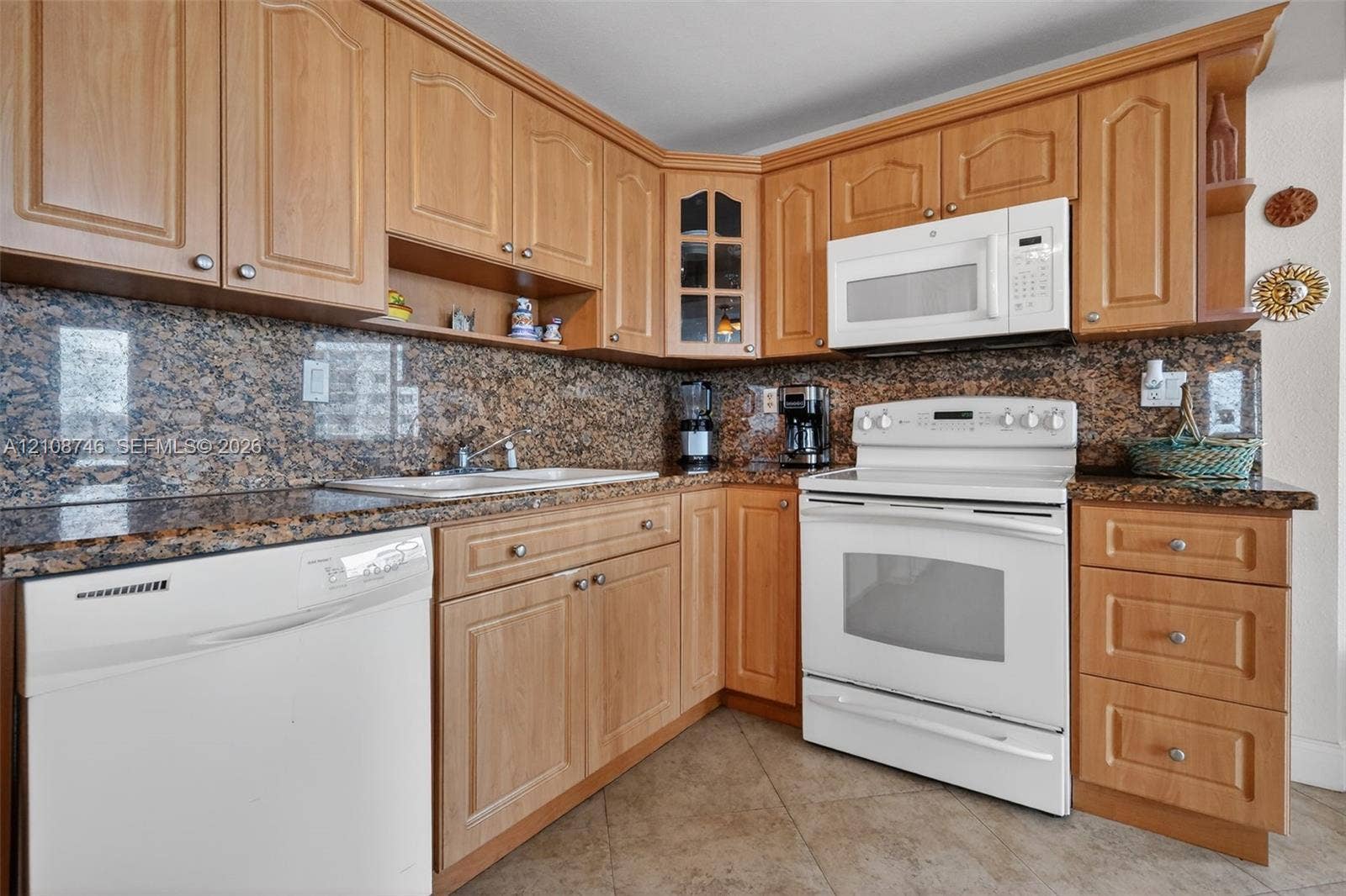 7135 Collins Avenue, #1015, Miami Beach, FL 33141 Photo 8