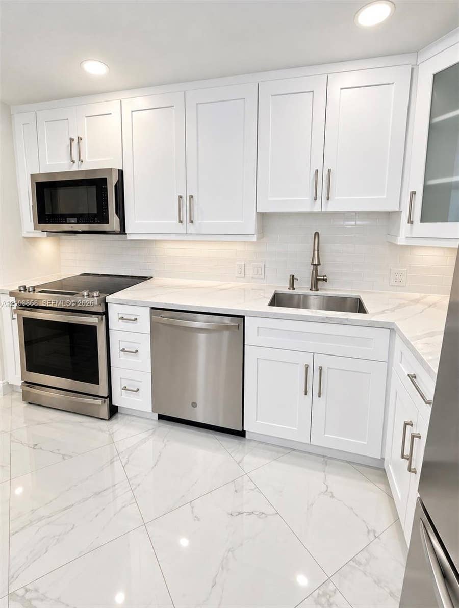Property photo for 3301 N Country Club Drive, #305, Aventura, FL